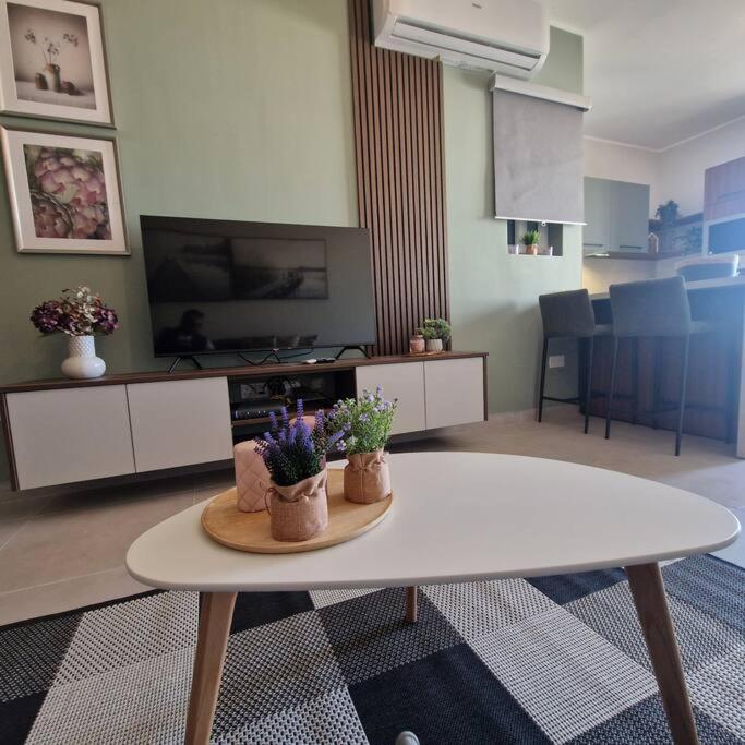 Centrally Located, Well Equipped, Stylish Flat. San Pawl il-Baħar Extérieur photo