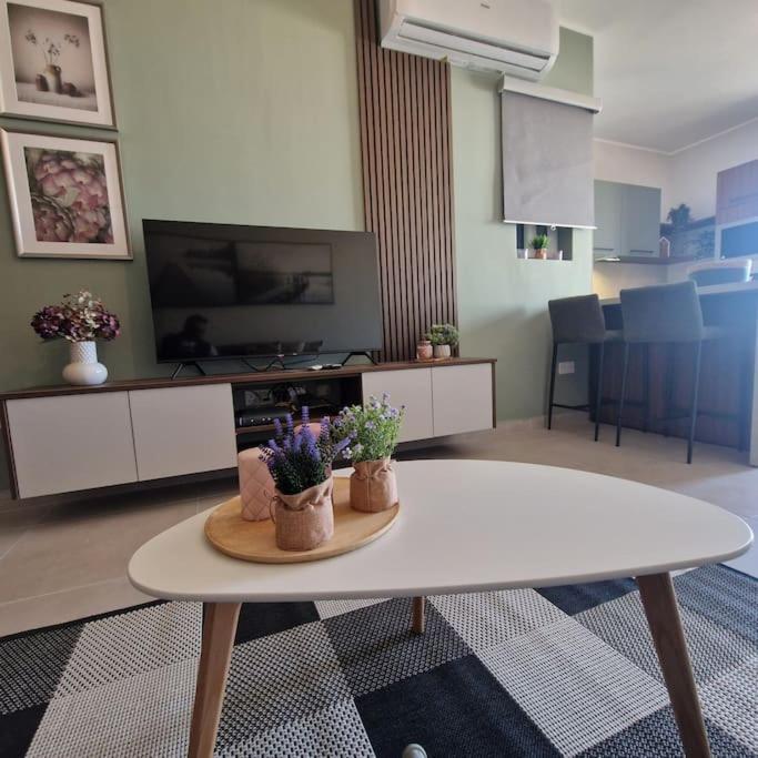 Centrally Located, Well Equipped, Stylish Flat. San Pawl il-Baħar Extérieur photo