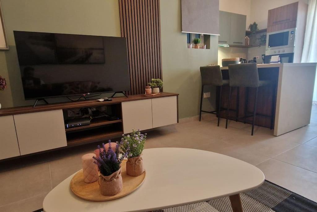 Centrally Located, Well Equipped, Stylish Flat. San Pawl il-Baħar Extérieur photo